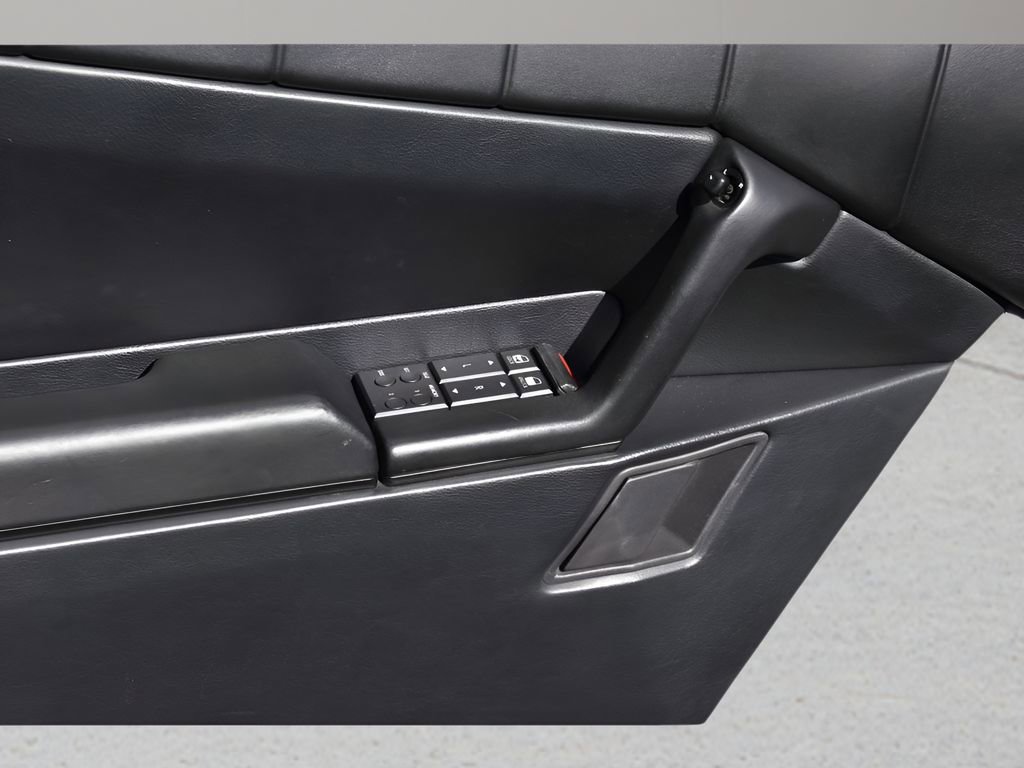 Used 1990 Cadillac Allante Base FWD image 22