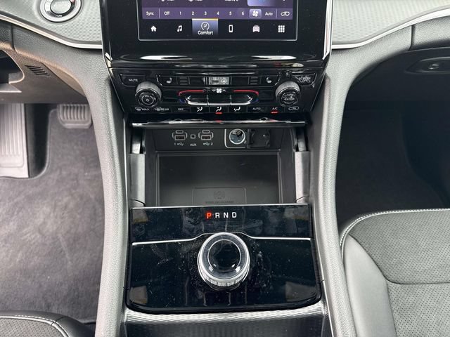 New 2025 Jeep Grand Cherokee L Altitude RWD image 19
