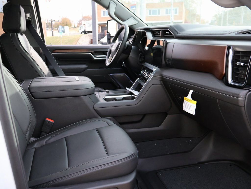 New 2026 GMC Sierra 3500 Denali w/ Denali Reserve Package image 7
