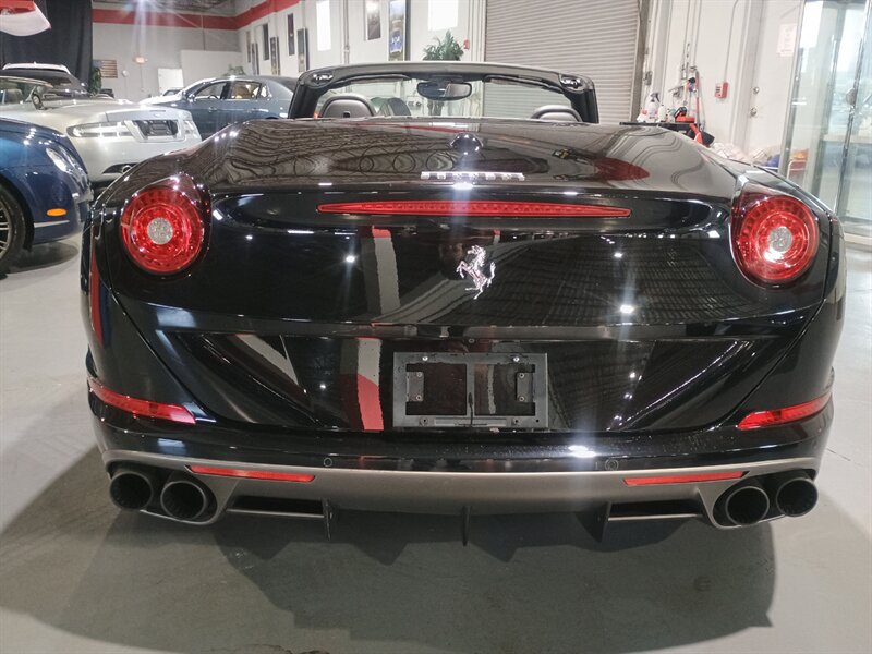Used 2018 Ferrari California T RWD image 4