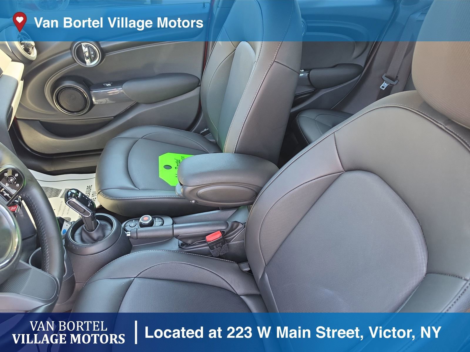 Used 2022 MINI Cooper 4-Door Hardtop image 10