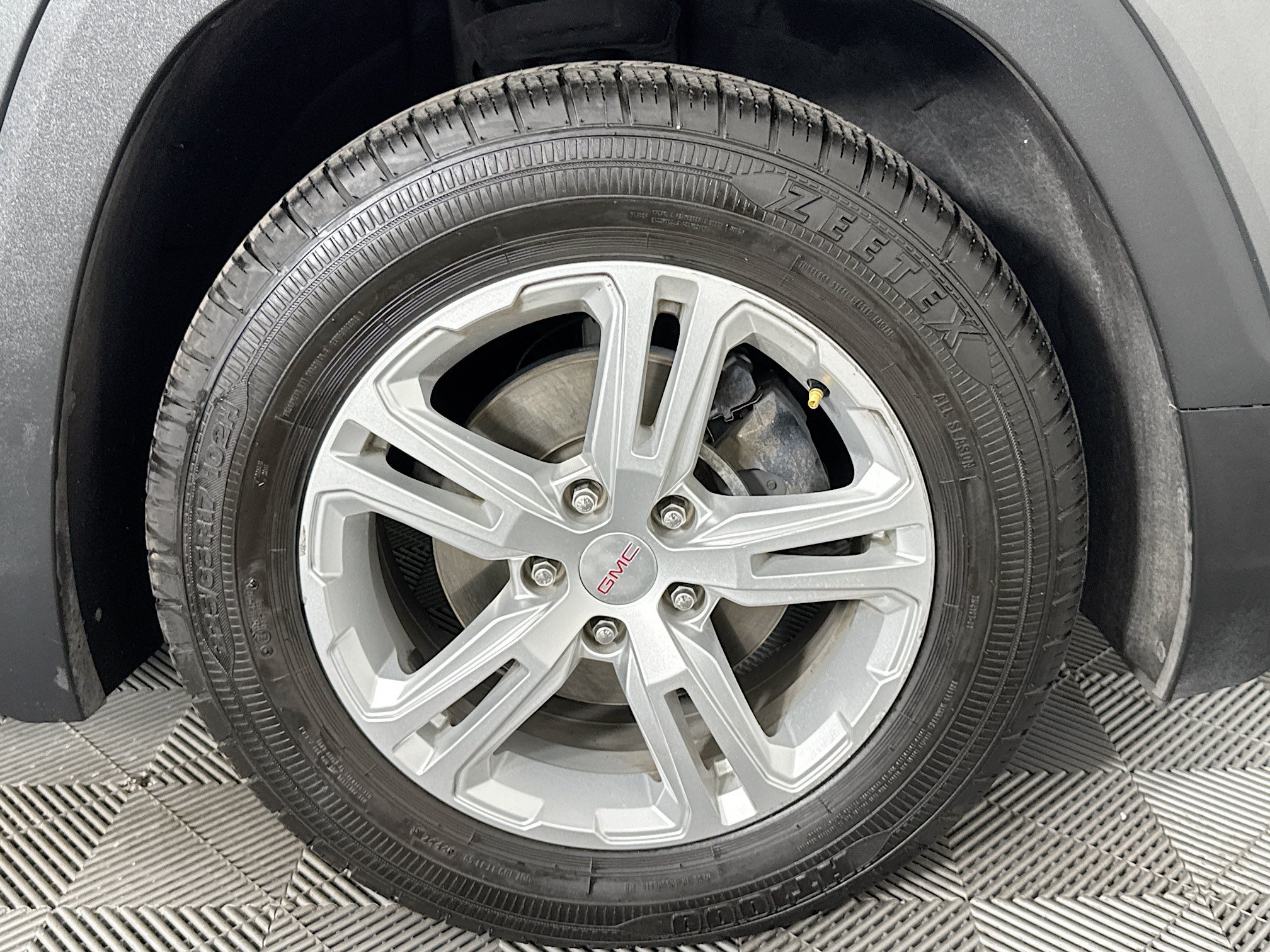 Used 2019 GMC Terrain SLE FWD image 30