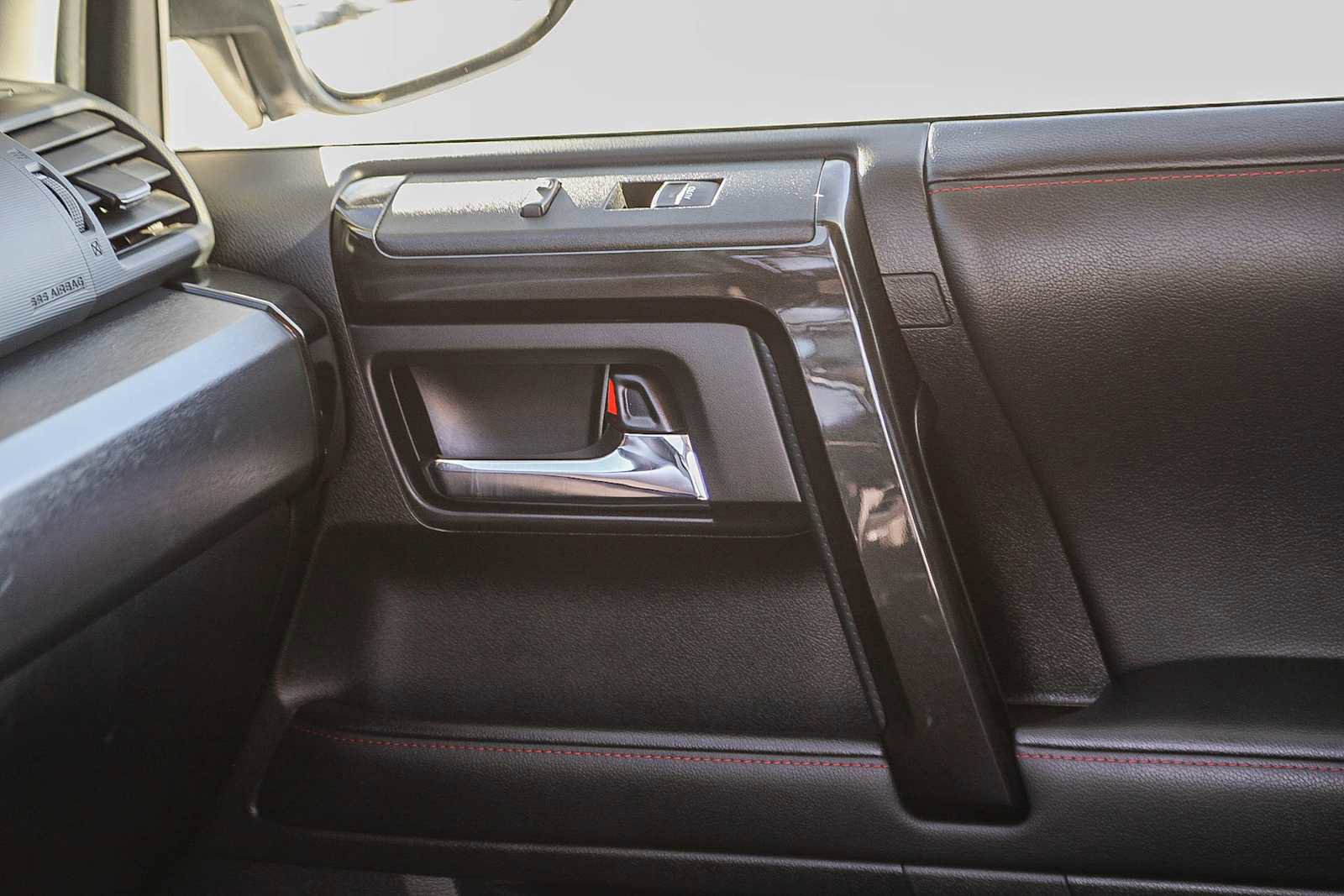 Certified 2024 Toyota 4Runner TRD Off-Road Premium image 22