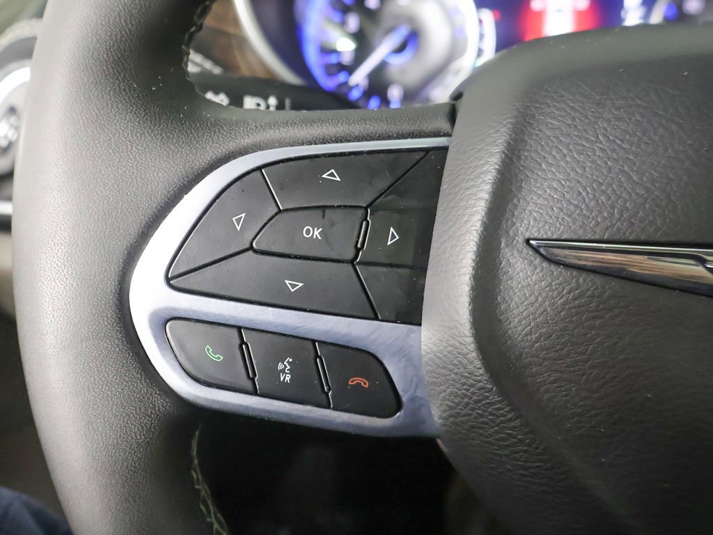 Used 2024 Chrysler Pacifica Limited FWD image 44
