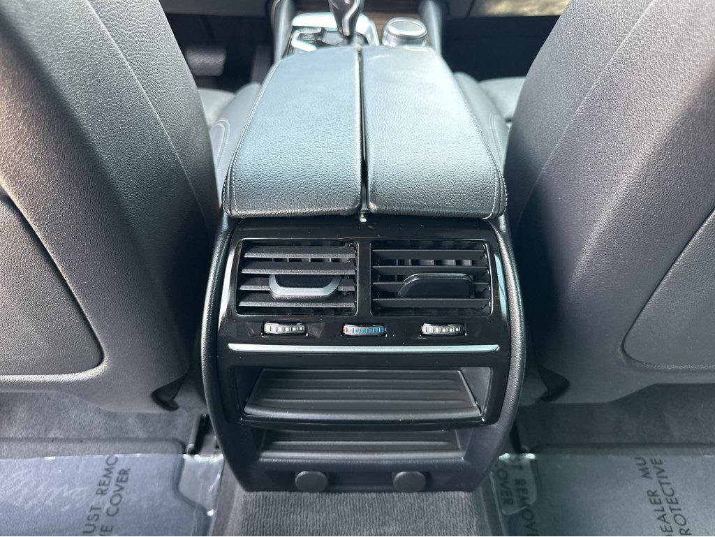 Used 2019 BMW 530e w/ Premium Package RWD image 17
