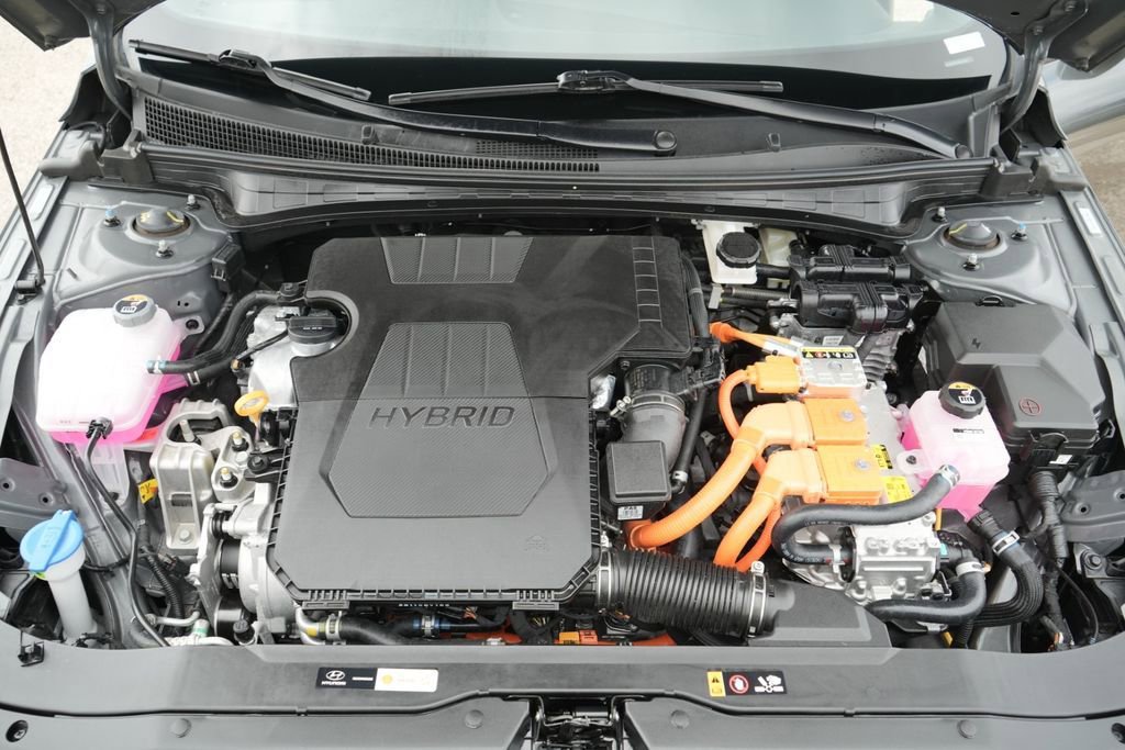 Certified 2025 Hyundai Elantra SEL FWD image 20