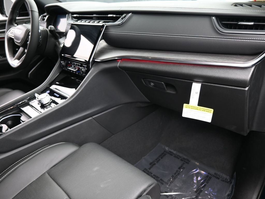 Used 2024 Jeep Grand Cherokee Overland w/ Luxury Tech Group IV image 52