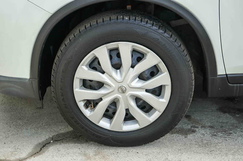 Used 2016 Nissan Rogue S FWD image 9