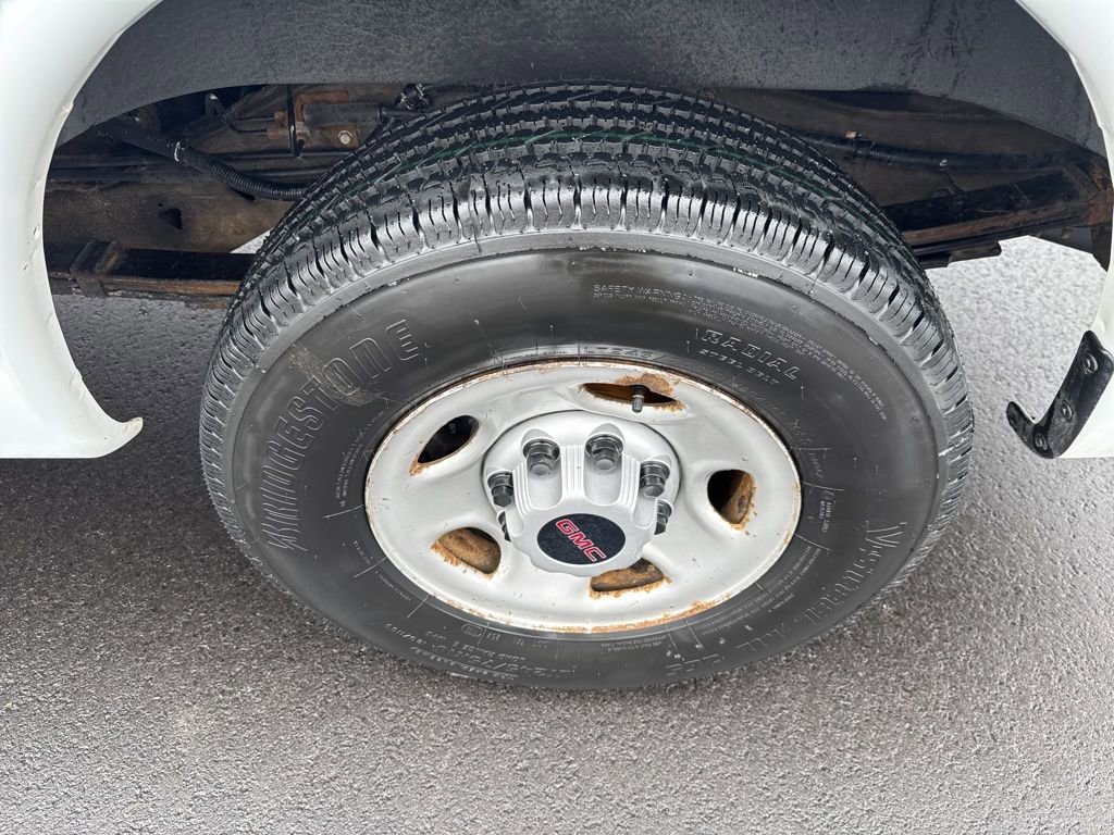 Used 2022 GMC Savana 2500 w/ Driver Convenience Package image 13