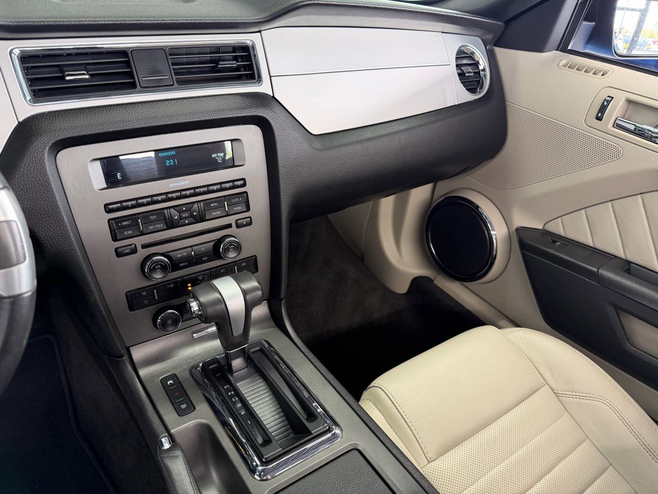 Used 2010 Ford Mustang Premium RWD image 10