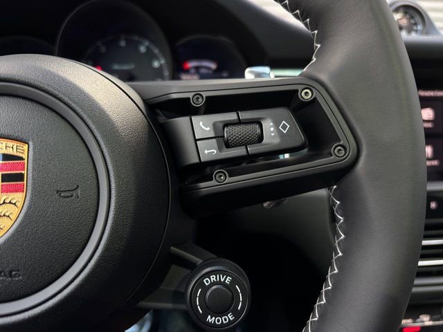 Certified 2026 Porsche Macan Turbo AWD/4WD image 16