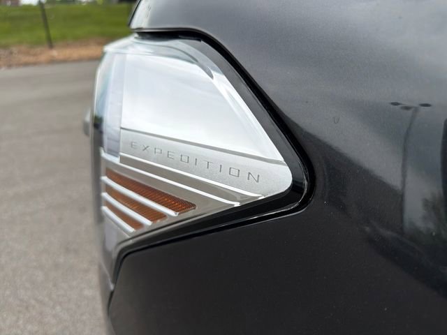 Used 2024 Ford Expedition XLT AWD/4WD image 36