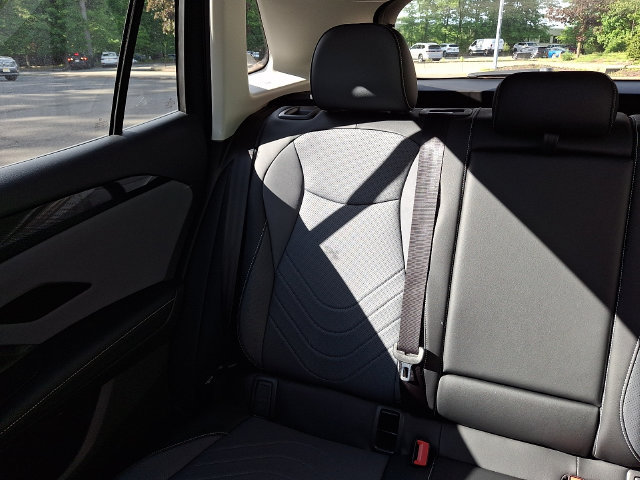 Used 2025 Volkswagen Tiguan SE w/ Panoramic Sunroof Package AWD/4WD image 18