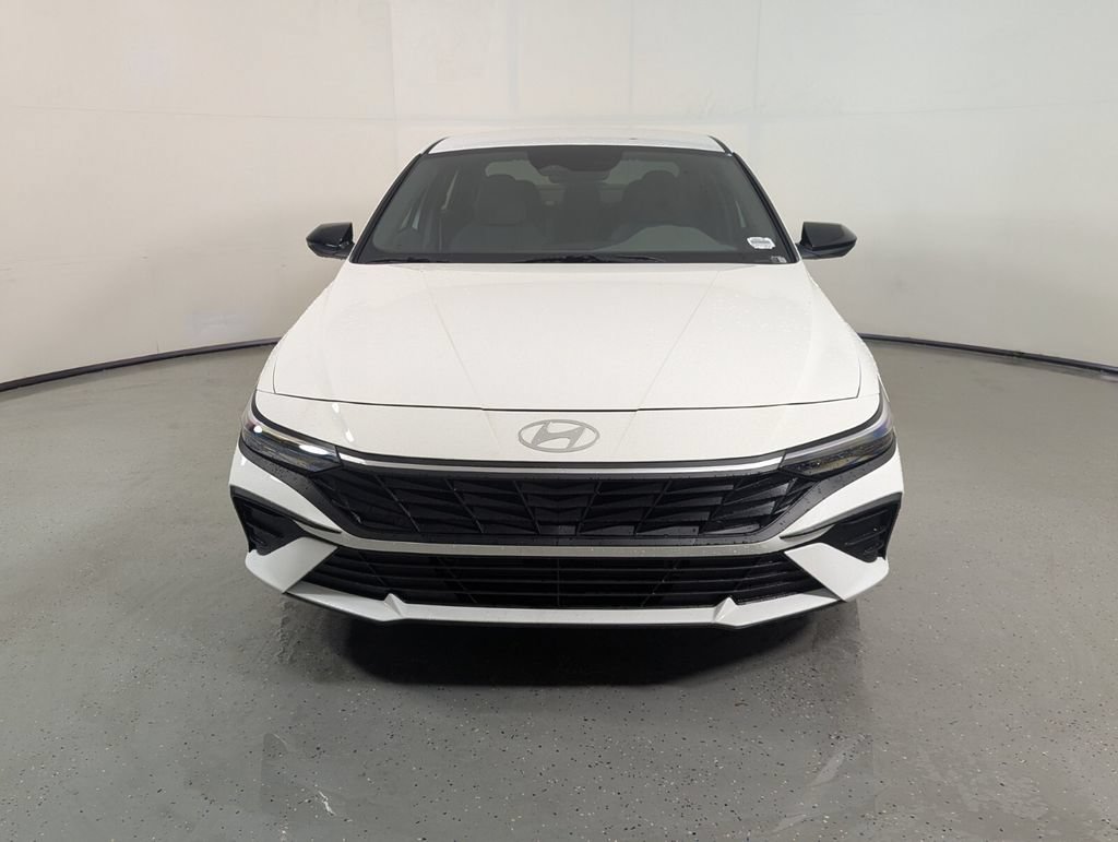 New 2026 Hyundai Elantra SEL FWD image 2