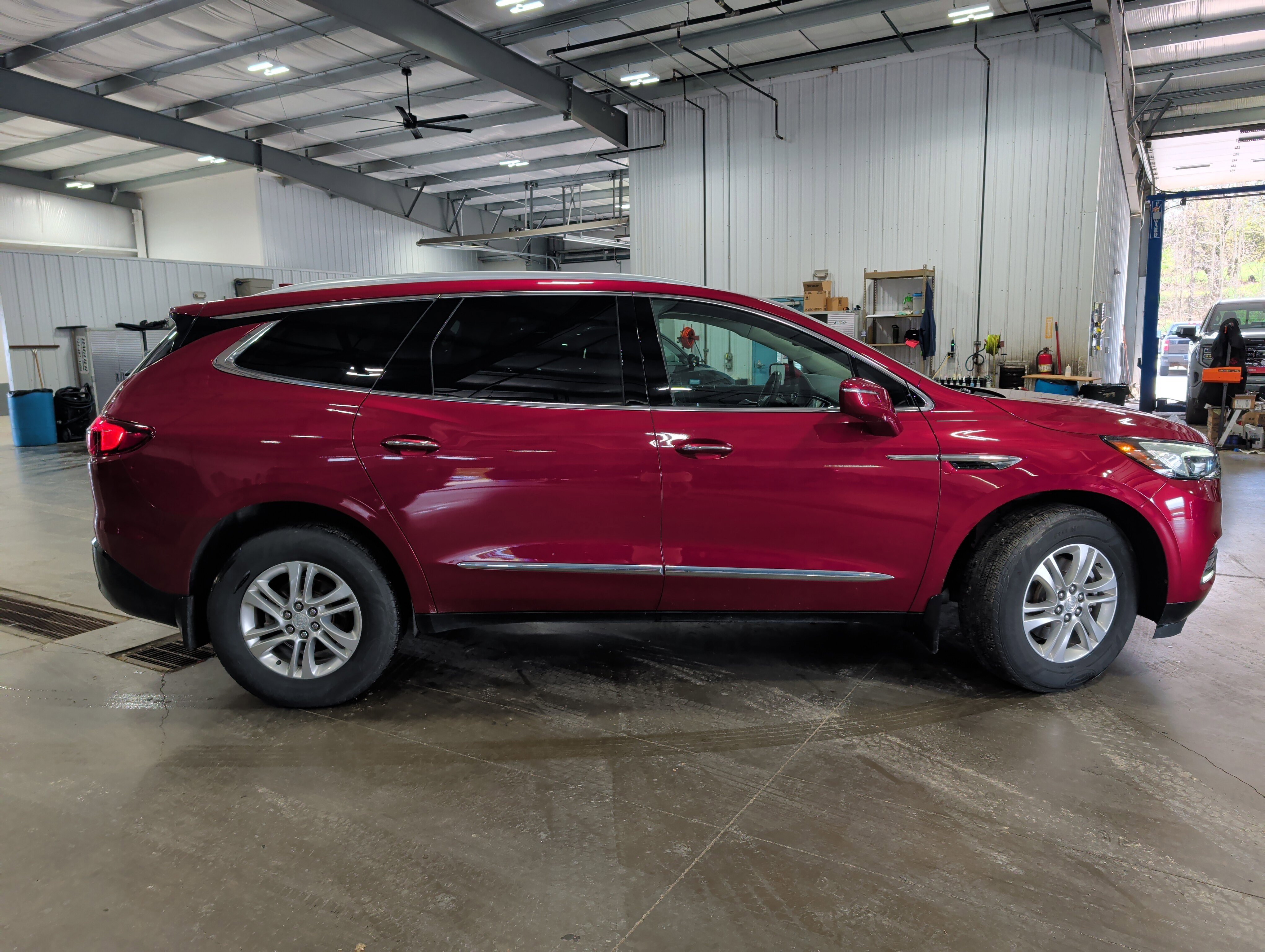 Used 2019 Buick Enclave Premium image 2