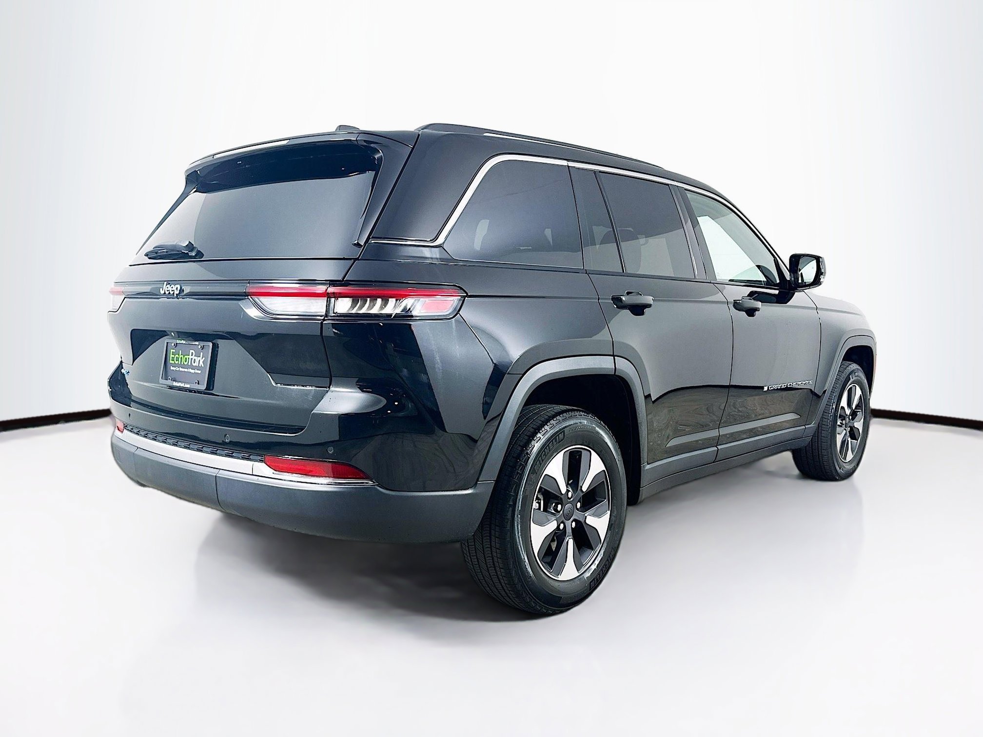Used 2022 Jeep Grand Cherokee Limited 4xe AWD/4WD image 9