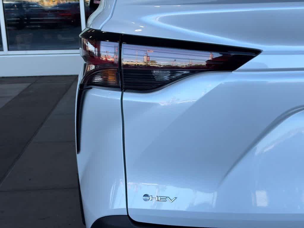 New 2026 Toyota Sienna XLE FWD image 10