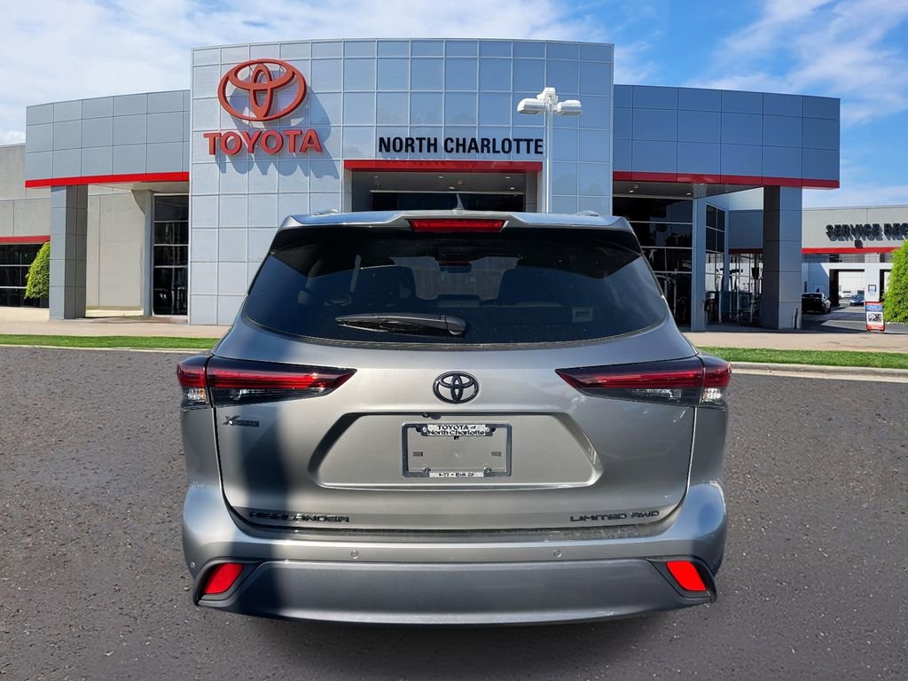 New 2026 Toyota Highlander Limited image 10