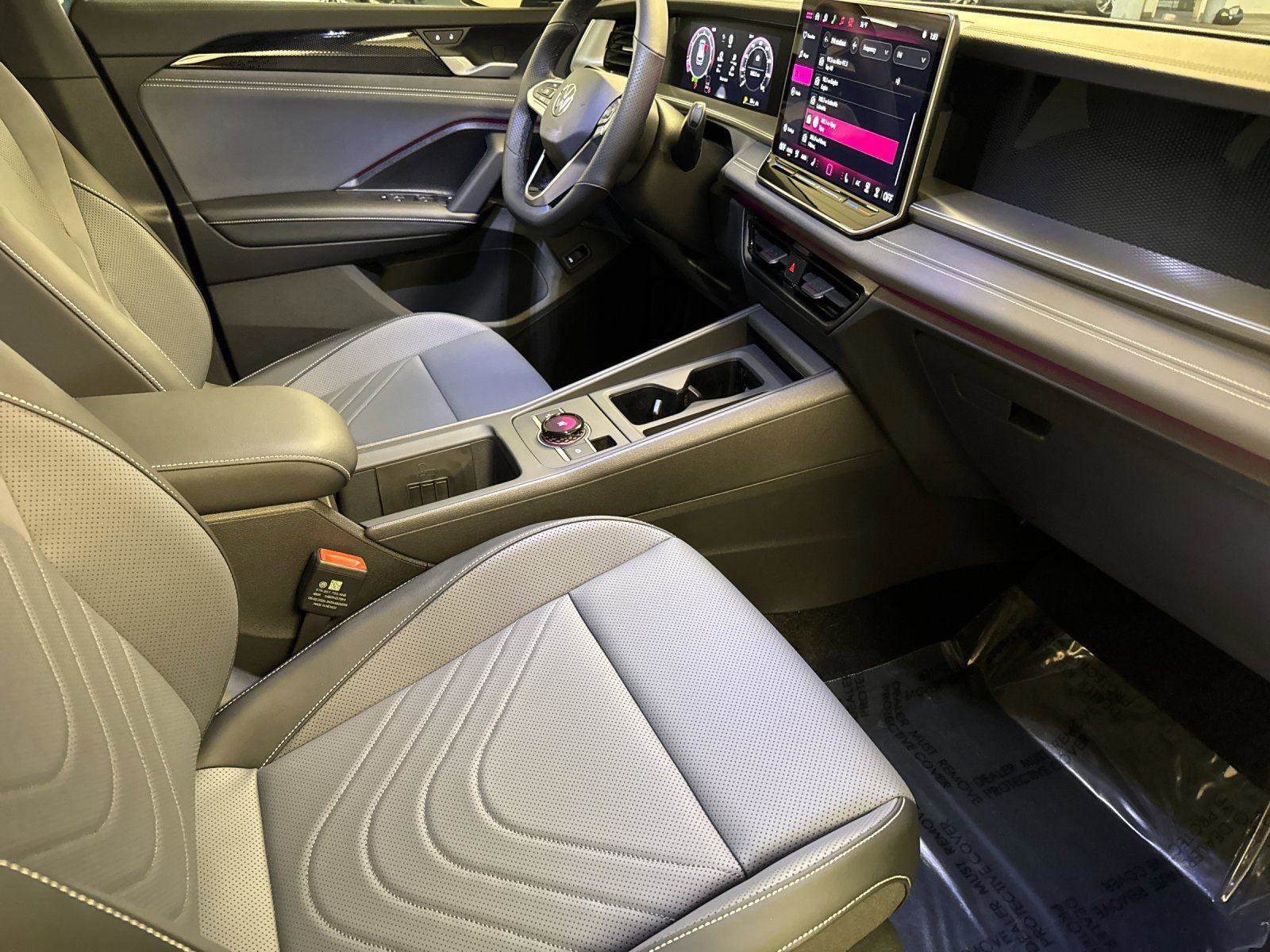 New 2026 Volkswagen Tiguan SE R-Line image 15