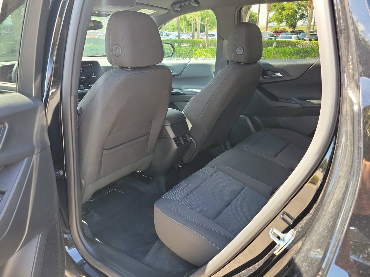 Used 2026 Chevrolet Equinox LT FWD image 8