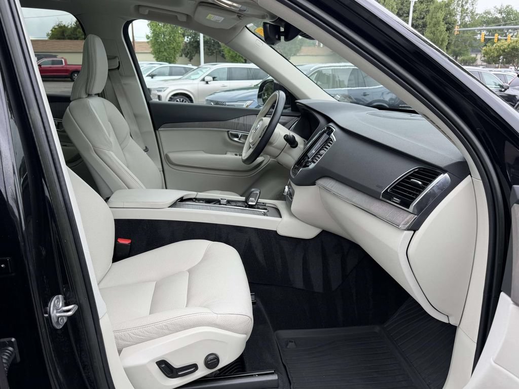 Used 2023 Volvo XC90 B6 Plus w/ Protection Package Premier AWD/4WD image 12