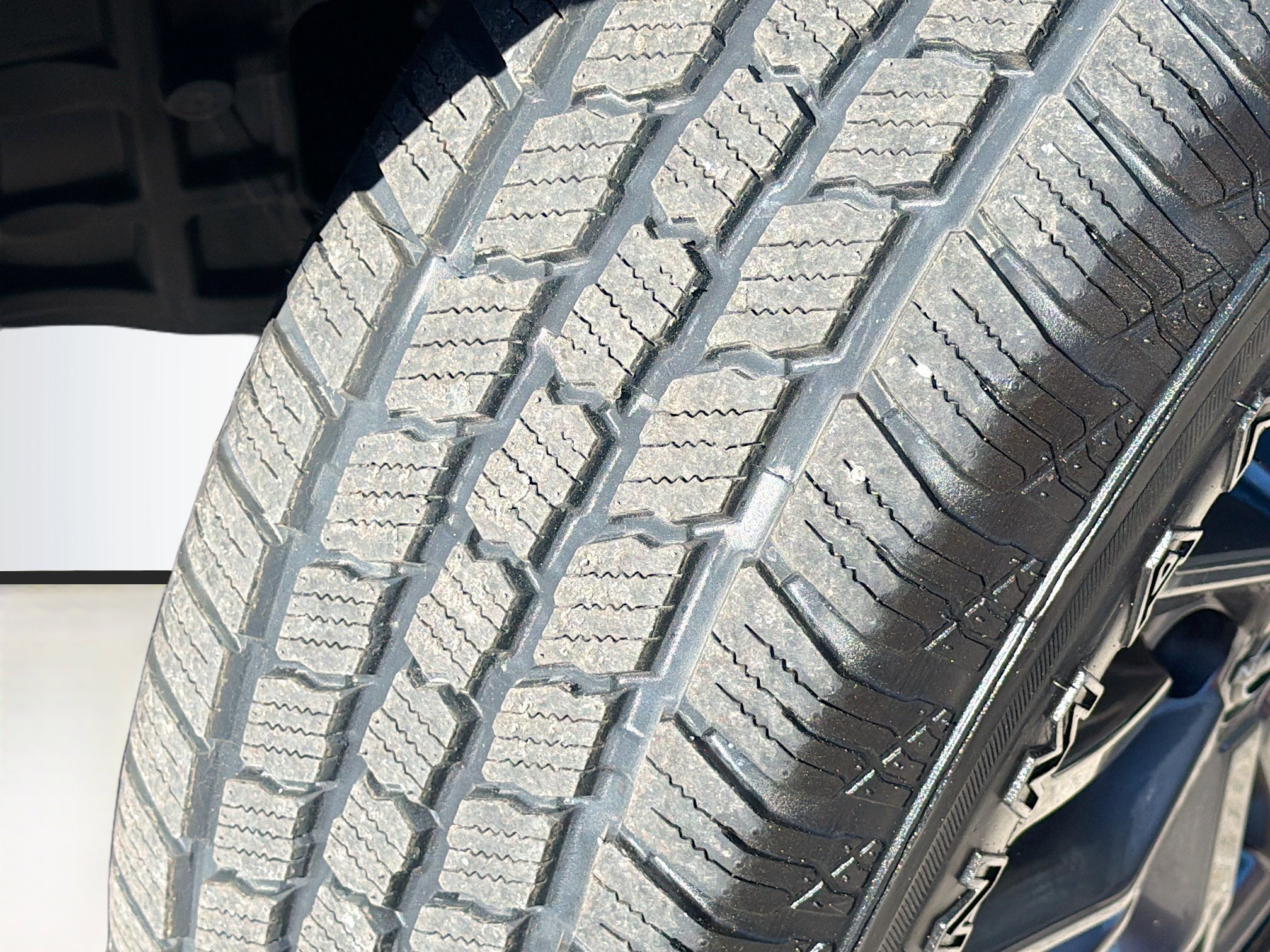 Used 2024 Nissan Rogue S image 39