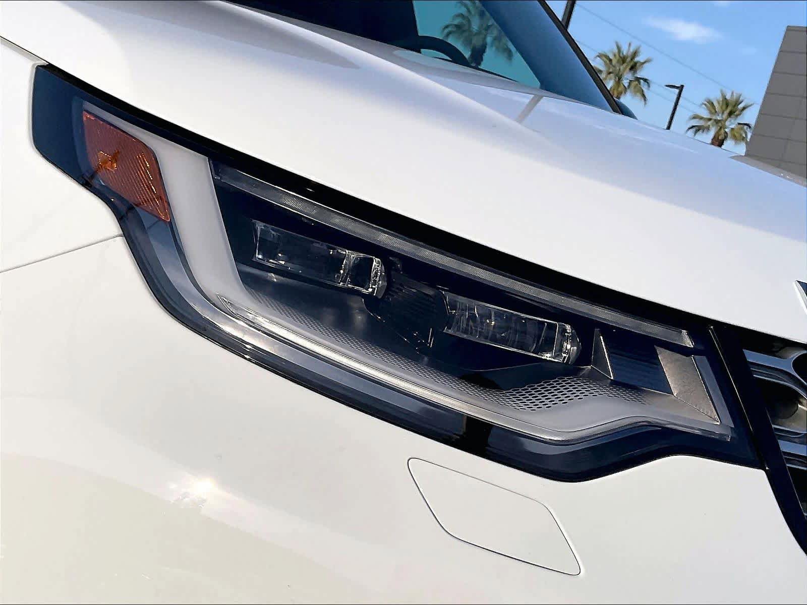 New 2026 Land Rover Discovery Limited Edition AWD/4WD image 33