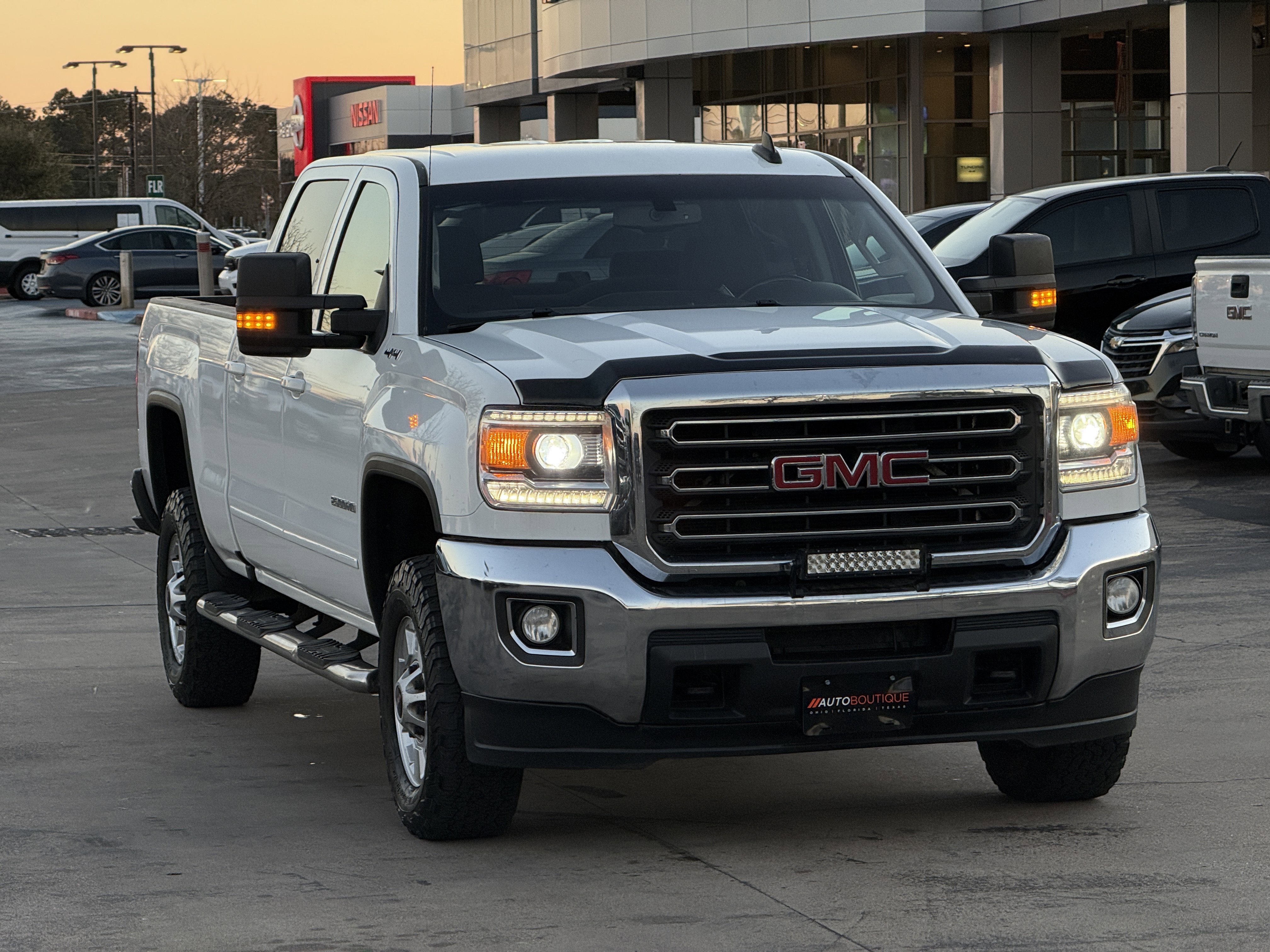 Used 2017 GMC Sierra 2500 SLE image 3