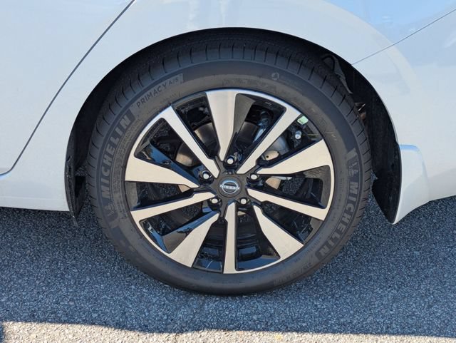 New 2025 Nissan Sentra SV w/ SV Premium Package FWD image 10