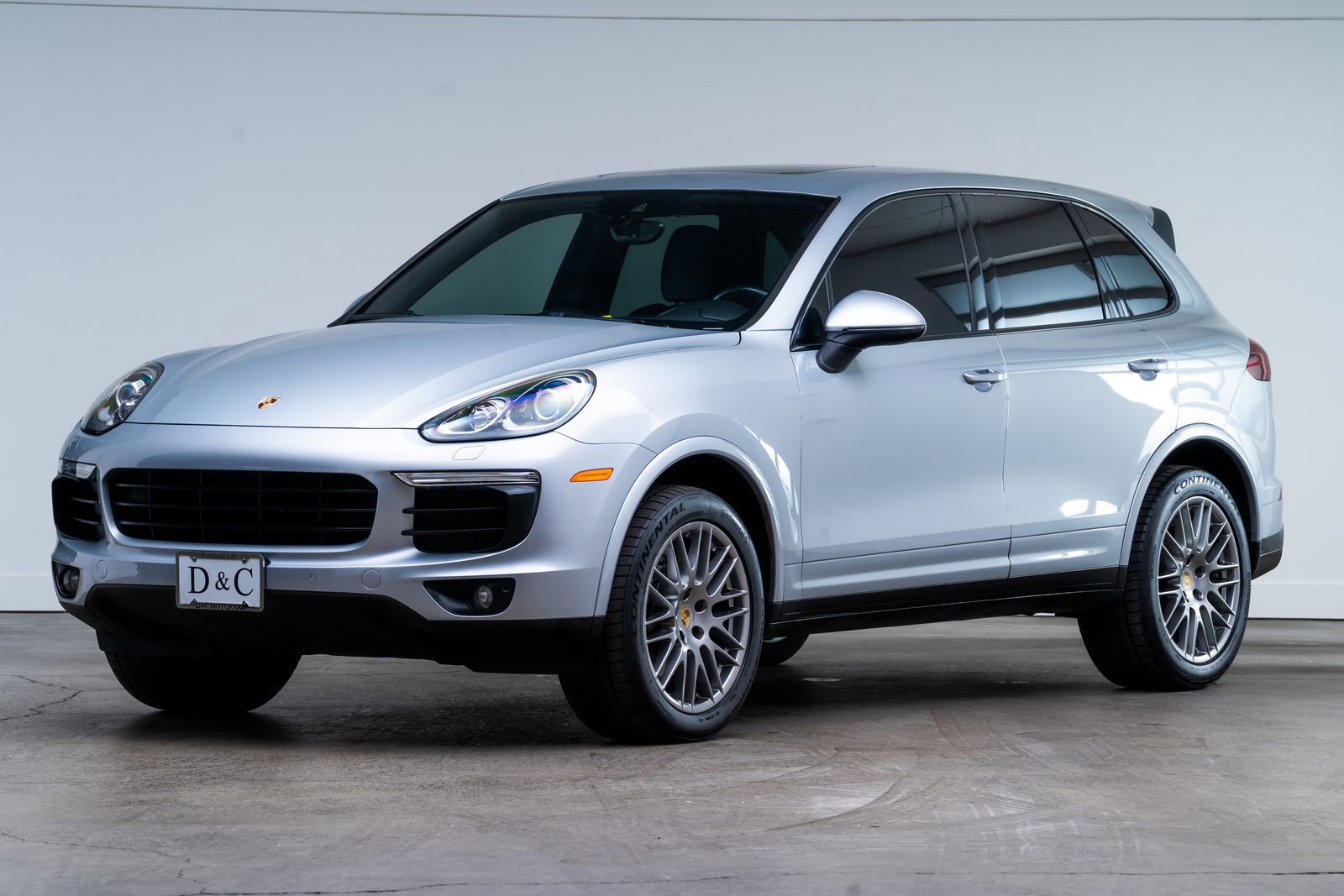 Used 2017 Porsche Cayenne Platinum Edition AWD/4WD image 3