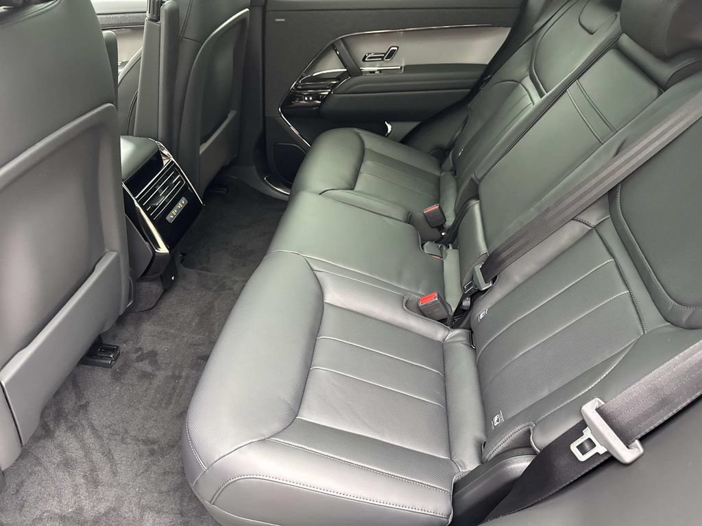 New 2026 Land Rover Range Rover Sport Dynamic SE AWD/4WD image 15