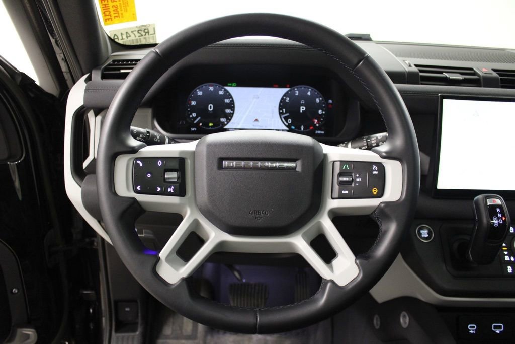 Used 2023 Land Rover Defender 130 SE image 16
