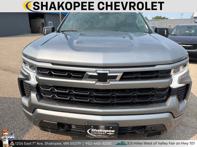 Used 2024 Chevrolet Silverado 1500 RST w/ Convenience Package II AWD/4WD image 2