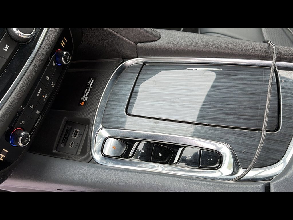 Used 2023 Buick Enclave Essence FWD image 21