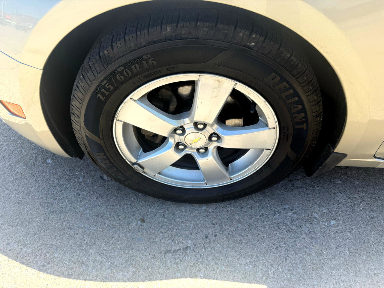 Used 2015 Chevrolet Cruze LT image 16