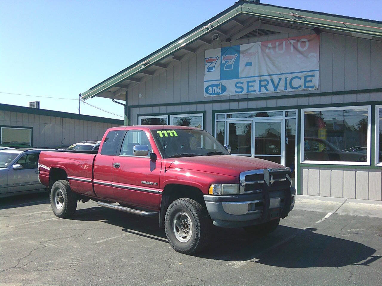 Used 1997 Dodge Ram 2500 Truck 4x4 Club Cab image 1