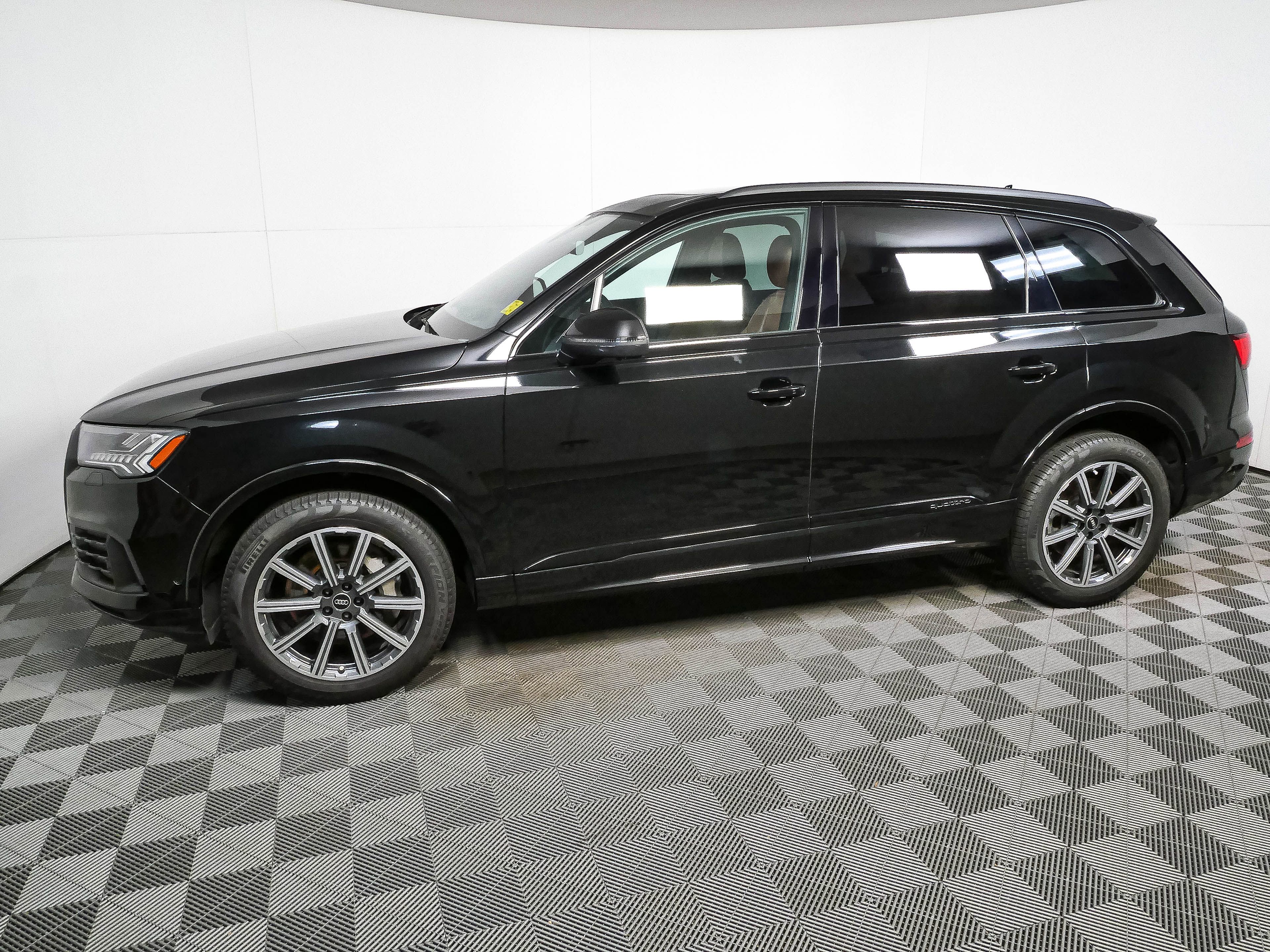 Used 2023 Audi Q7 2.0T Premium Plus w/ Premium Plus Package AWD/4WD image 34