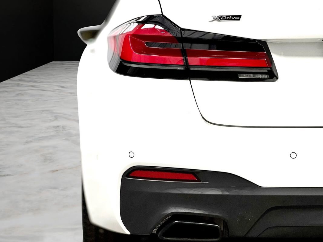 Used 2022 BMW 530i xDrive w/ M Sport Package image 13