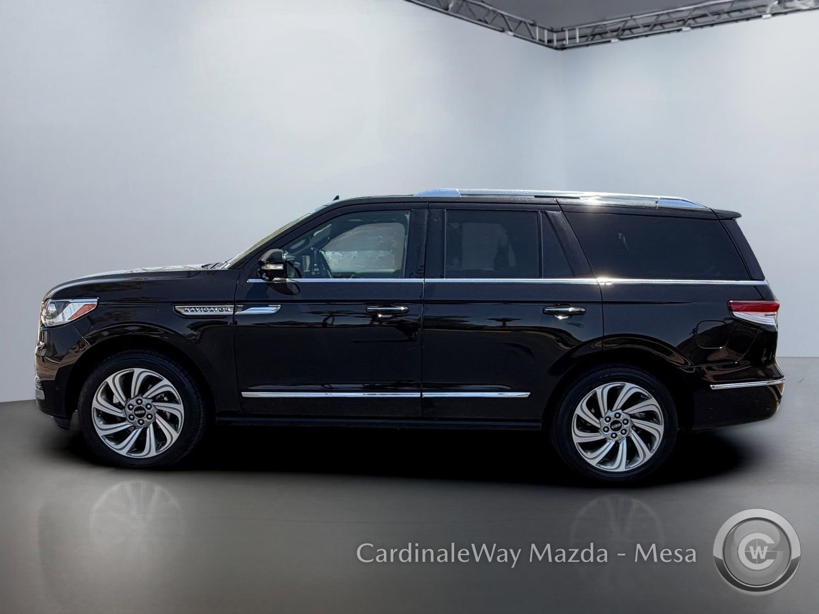 Used 2023 Lincoln Navigator Reserve AWD/4WD image 8