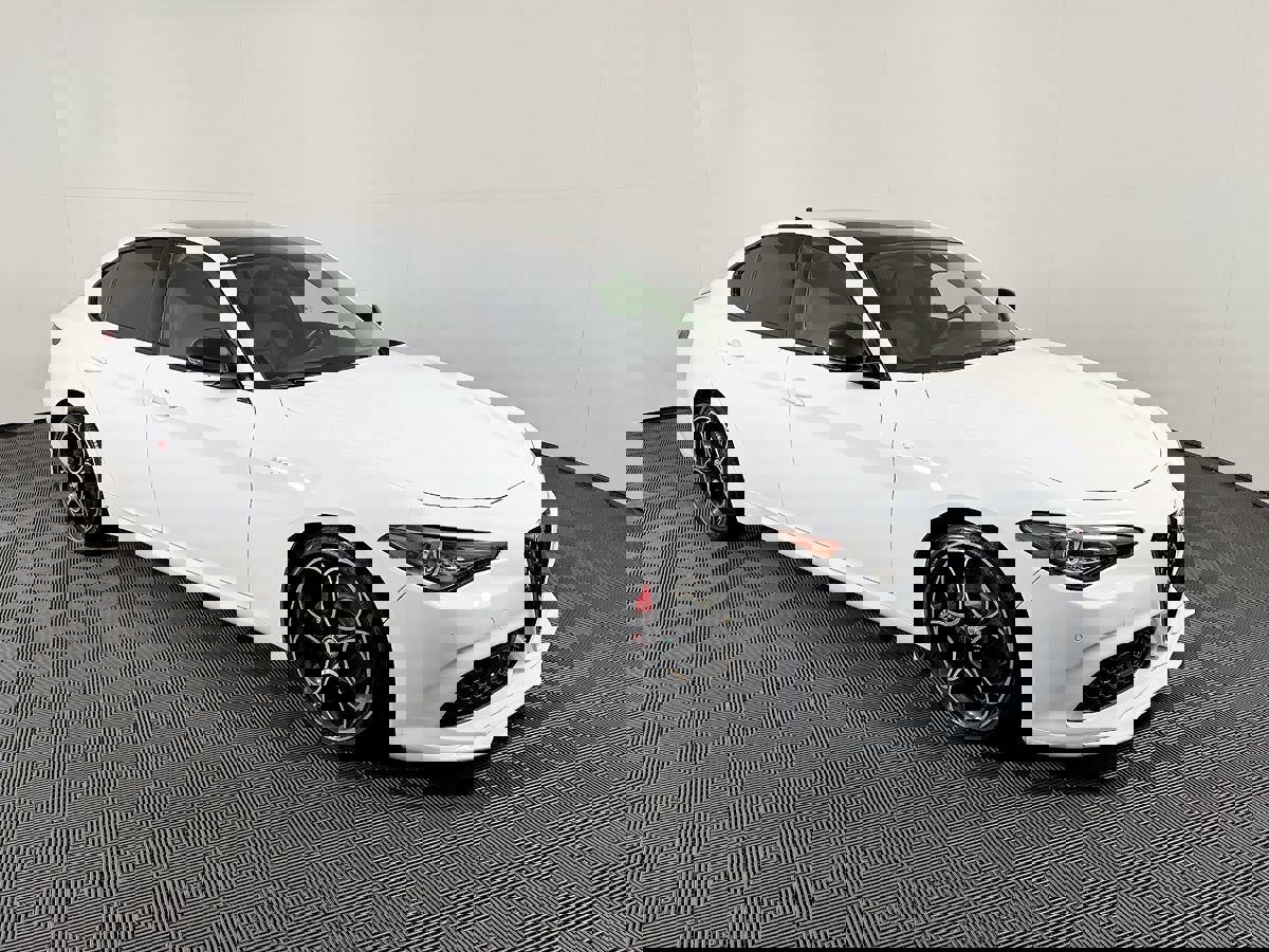 Used 2022 Alfa Romeo Giulia Veloce image 5