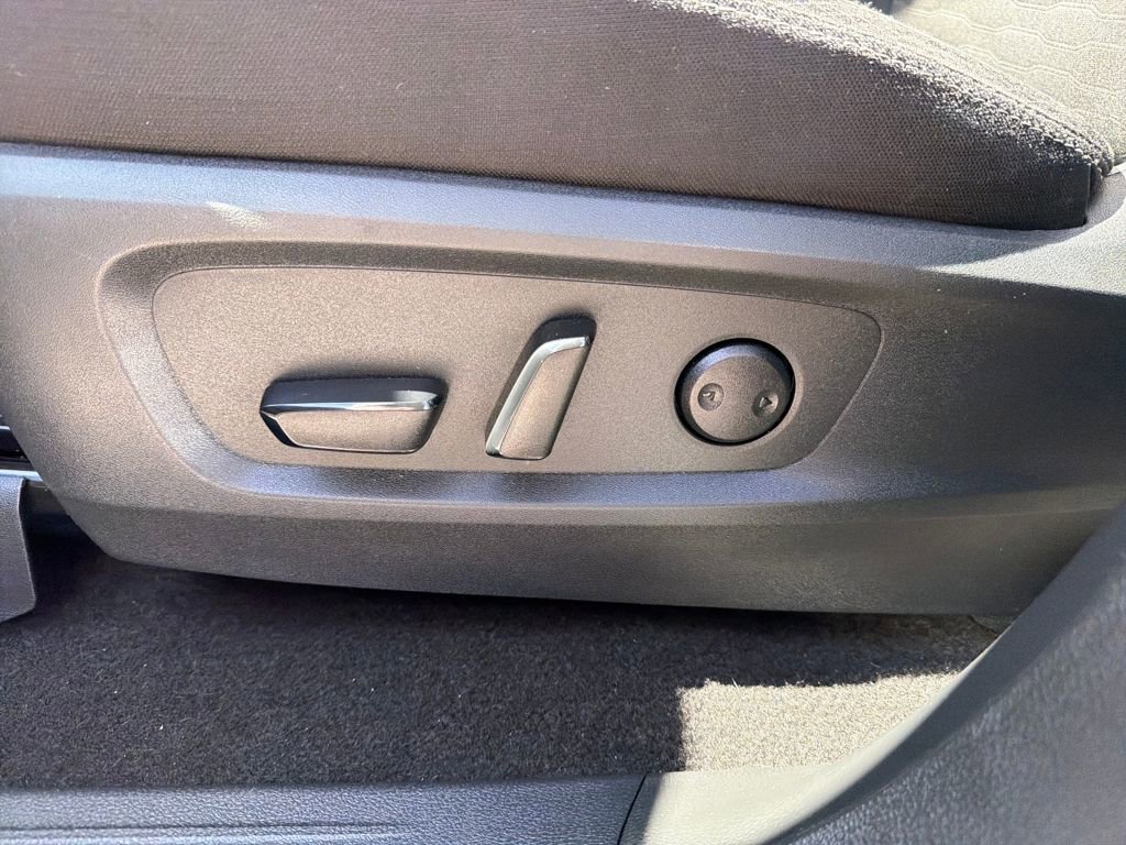 Used 2024 Nissan Pathfinder SV image 14