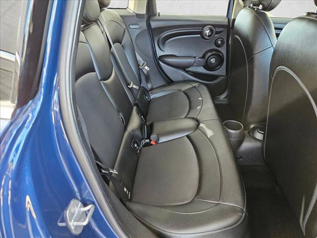 Used 2018 MINI Cooper 4-Door Hardtop FWD image 18