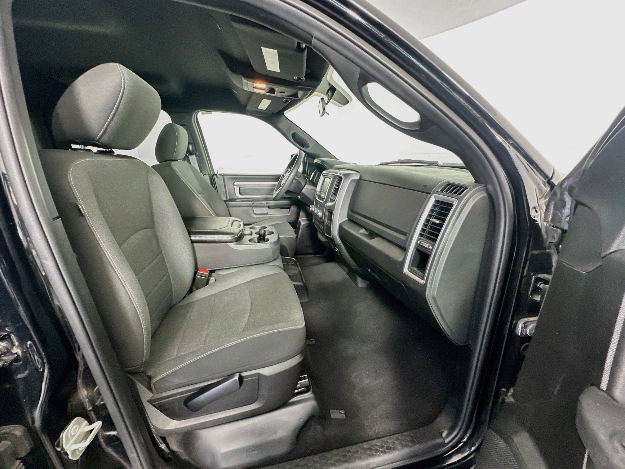 Used 2024 RAM 1500 Warlock AWD/4WD image 28