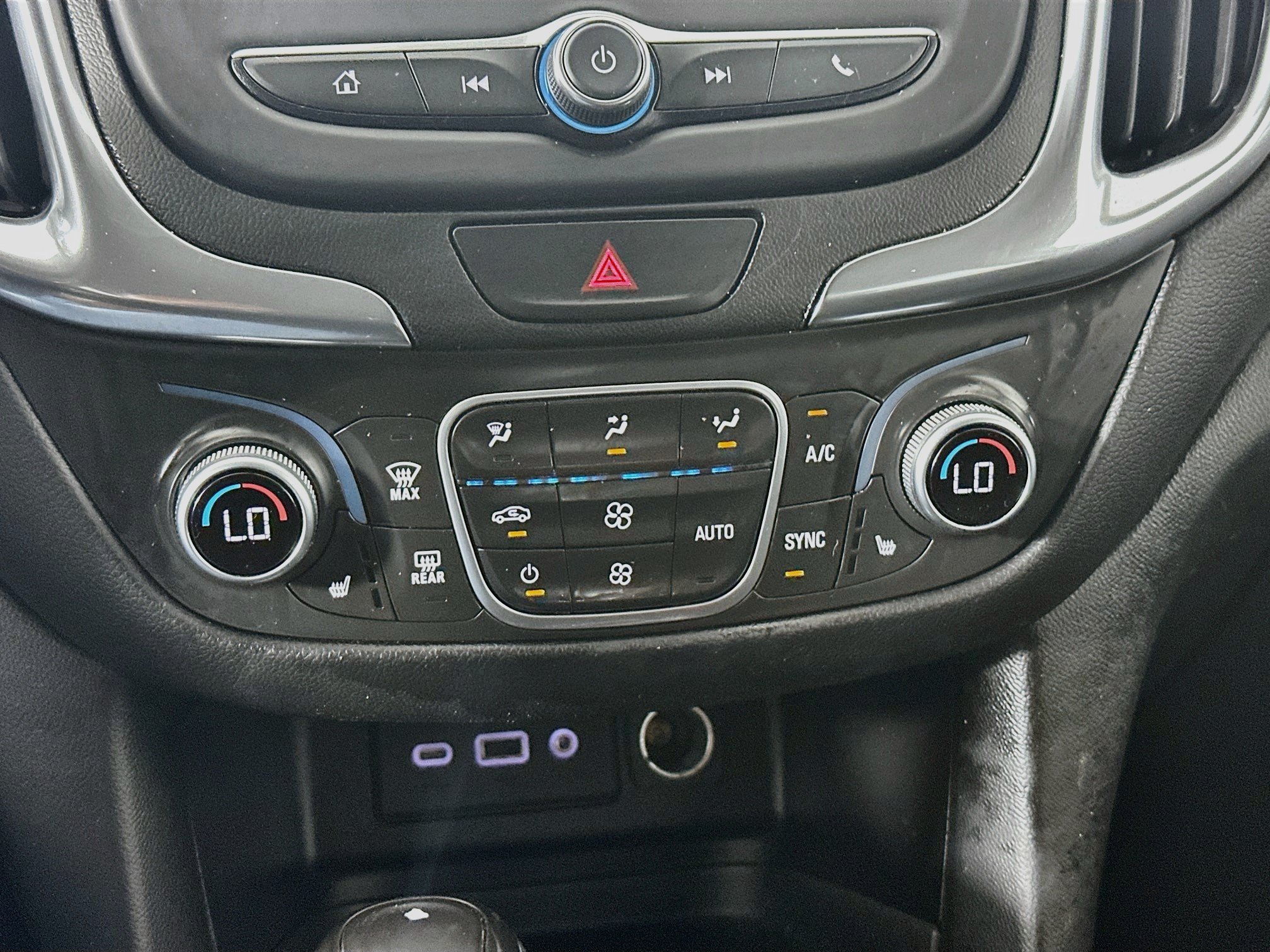 Used 2019 Chevrolet Equinox LT FWD image 23