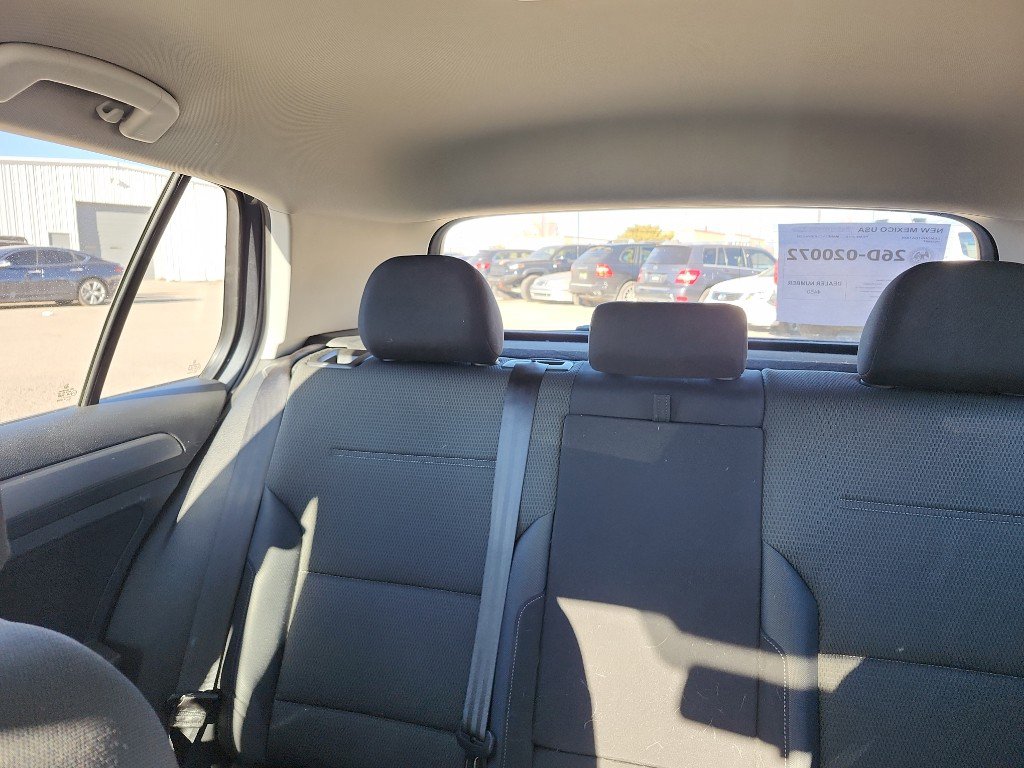 Used 2016 Volkswagen Golf S image 30