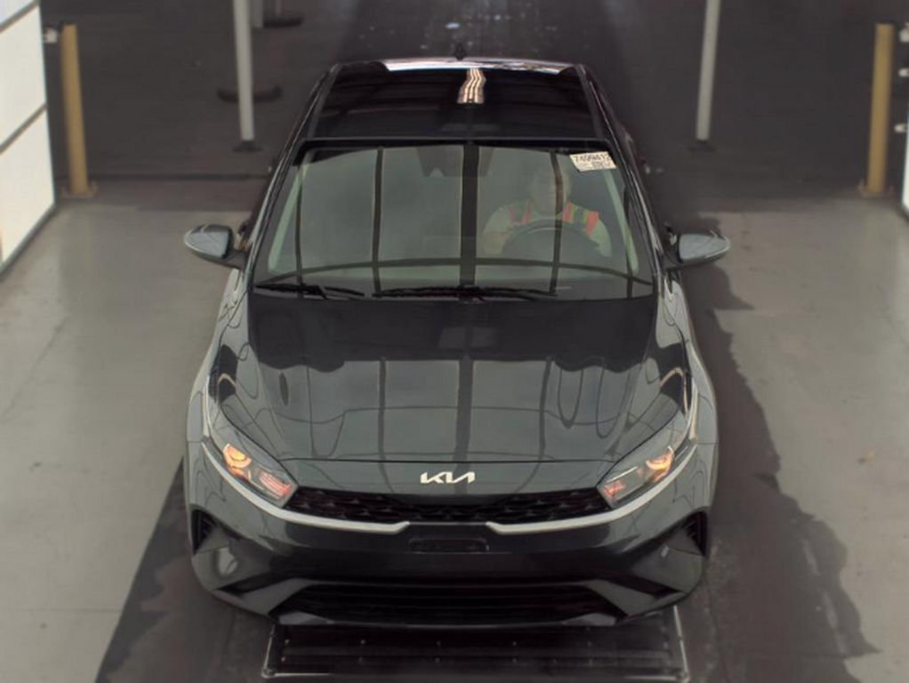 Used 2024 Kia Forte LXS w/ LXS Technology Package FWD image 3