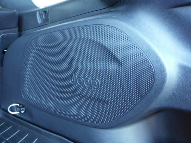 Certified 2022 Jeep Cherokee Limited AWD/4WD image 50