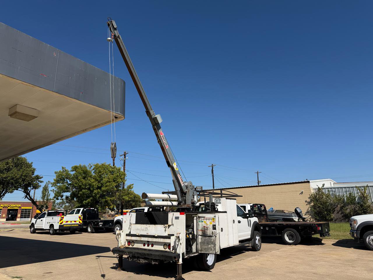 Used 2017 Ford F550 2WD Regular Cab Super Duty image 36
