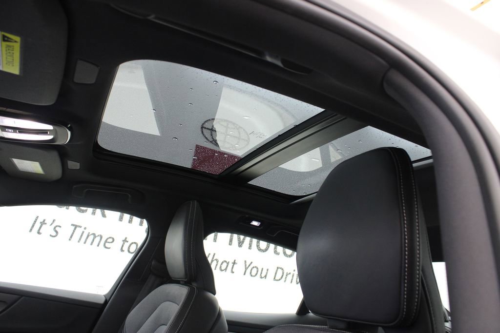 Used 2024 Volvo S60 B5 Plus FWD image 14