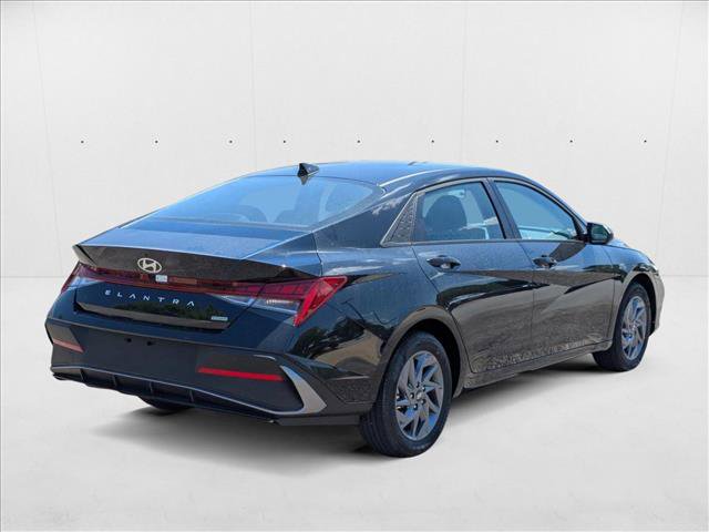 New 2025 Hyundai Elantra Blue image 2